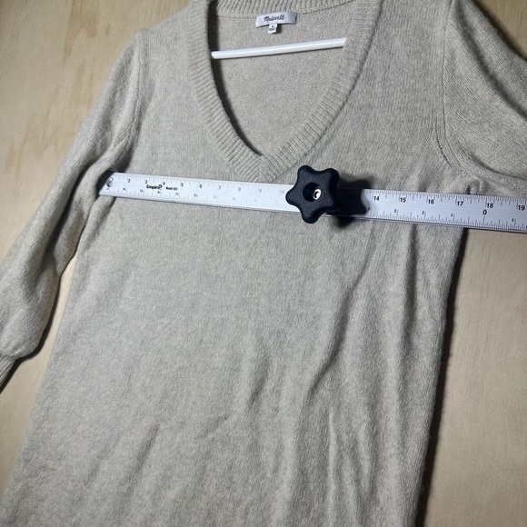 Madewell Neutral Wool Blend Bubble Sleeve V Neck Knit Sweater Medium - Picture 5 of 10
